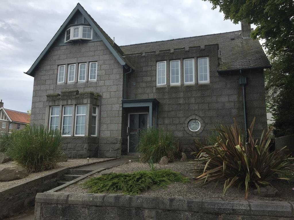 Aberdeen Serviced Apartments - The Lodge Buitenkant foto